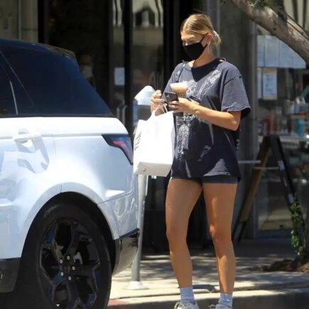 Ashley Tisdale Displays her Legs in Short-cycling Shorts