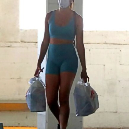 Sara Sampaio in Exercise Outfit at CVS Pharmacy in LA