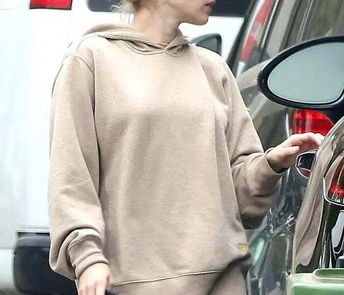 Emma Roberts in a Beige Hoody While Out Shopping in LA