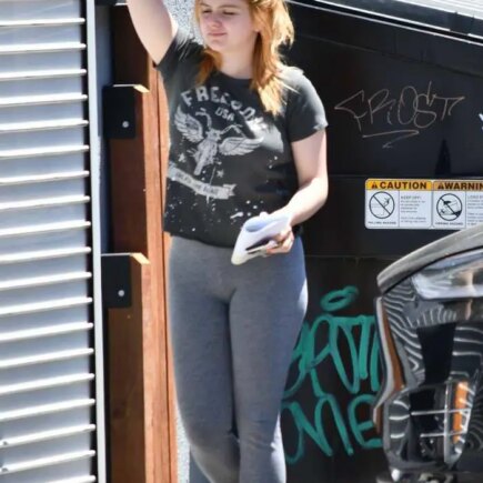 Ariel Winter in Patriotic T-shirt While Out With BF