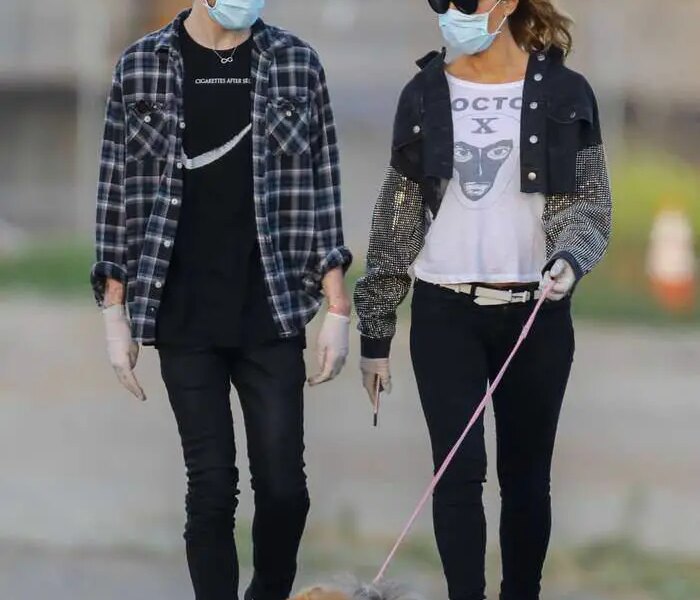 Kate Beckinsale Enjoys in a Stroll with BF Goody Grace