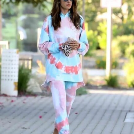 Alessandra Ambrosio in Tie-dye Sweats Runs Out for Groceries