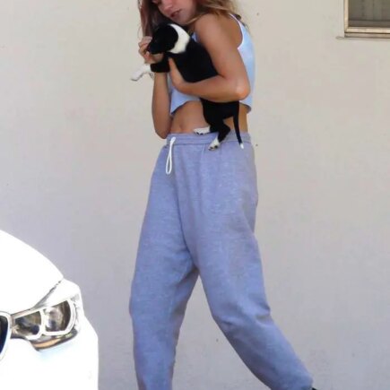 Maddie Ziegler Cuddles with a Cute Puppy in Palm Springs