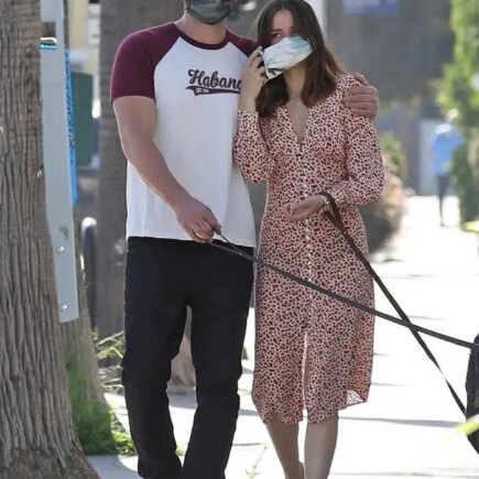 Ana De Armas and Ben Affleck Walked Their Dogs Through Venice
