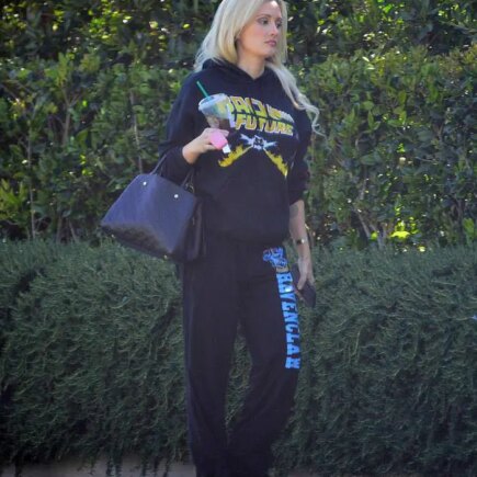 Holly Madison in Casual Stroll in Los Angeles