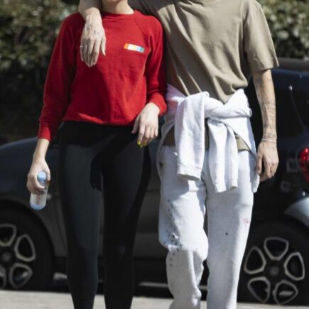 Dua Lipa With Her BF in Romantic Stroll in London