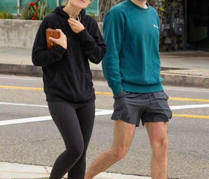Olivia Wilde With her Brother Strolling Around Silver Lake