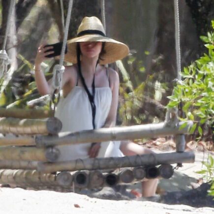 Ana De Armas in Costa Rica with Her Boyfriend Ben Affleck