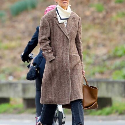 Katie Holmes Strolls in Central Park in New York