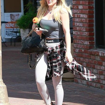 Hilary Duff Solo Morning Workout in Studio City