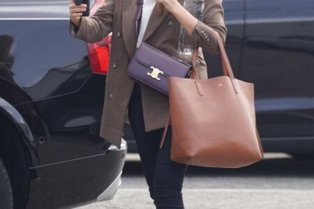 Jessica Alba Going to the Baby2Baby Headquarters