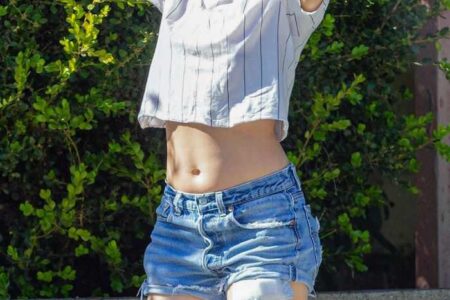 Kristen Stewart in Short Jeans Shorts in Los Angeles