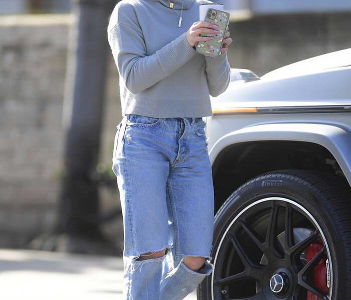 Hilary Duff in Levi’s Ripped Jeans Out in Los Angeles