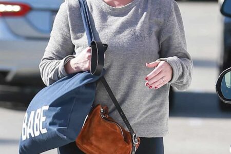 Jennifer Love Hewitt Glows Post-Gym in Relaxed Sweater and Sparkly Sneakers