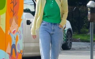 Rumer Willis Embraces Casual Elegance in Classic Blue Jeans and Birkenstocks