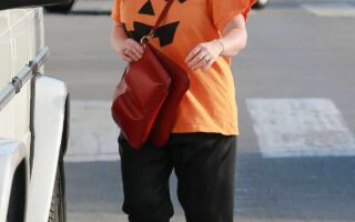 Jennifer Love Hewitt Flaunts Relaxed Fashion Sense in Halloween-Themed Outfit
