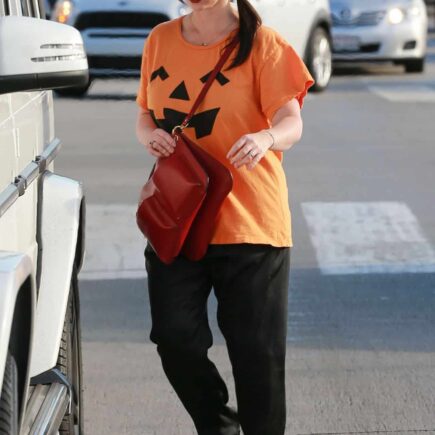 Jennifer Love Hewitt Flaunts Relaxed Fashion Sense in Halloween-Themed Outfit