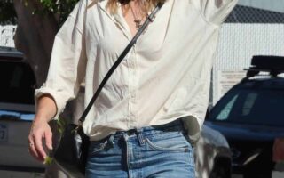 Kristen Bell Showcases LA Chic in Simple Blouse and Rugged Jeans