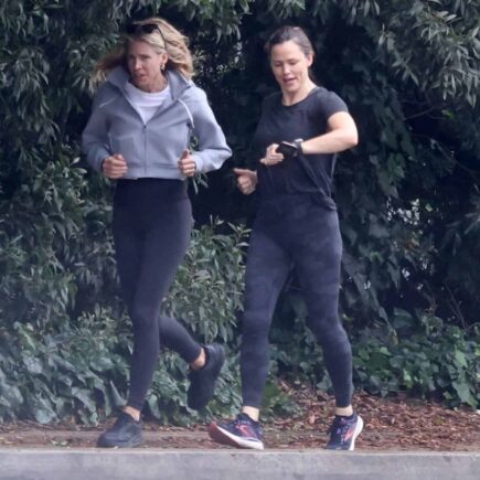 Jennifer Garner Doesn’t Let the Rain Stop Her Workout