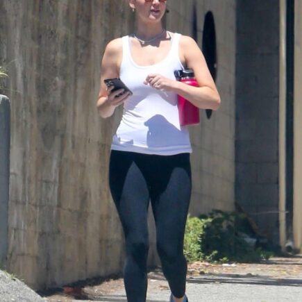 Jennifer Lawrence Flaunts Toned Physique on Her Way to Workout Class