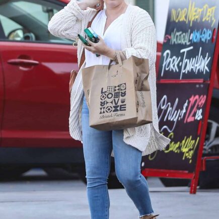 Amy Adams Sported an Effortlessly Chic Look for a Grocery Run