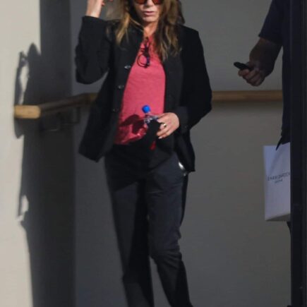 Jennifer Aniston Shows Off Her Effortless Style Outside the Beauty Salon