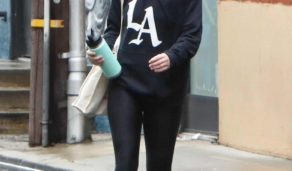 Olivia Wilde Shows Off Shapely Legs in Workout Gear and LA Hoodie