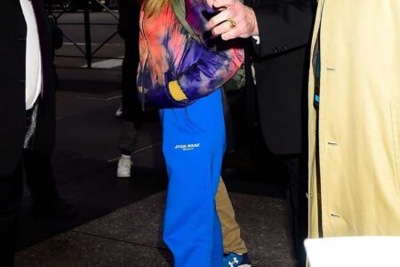 Anna Kendrick in a Fun and Colorful Look for Late Night with Seth Meyers