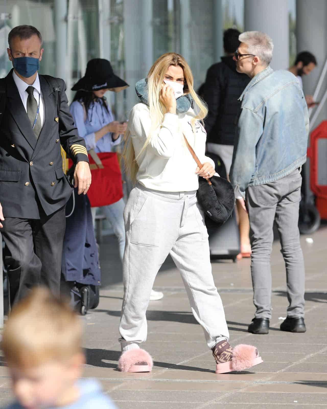 Katie Price at Stanstead Airport in London 1