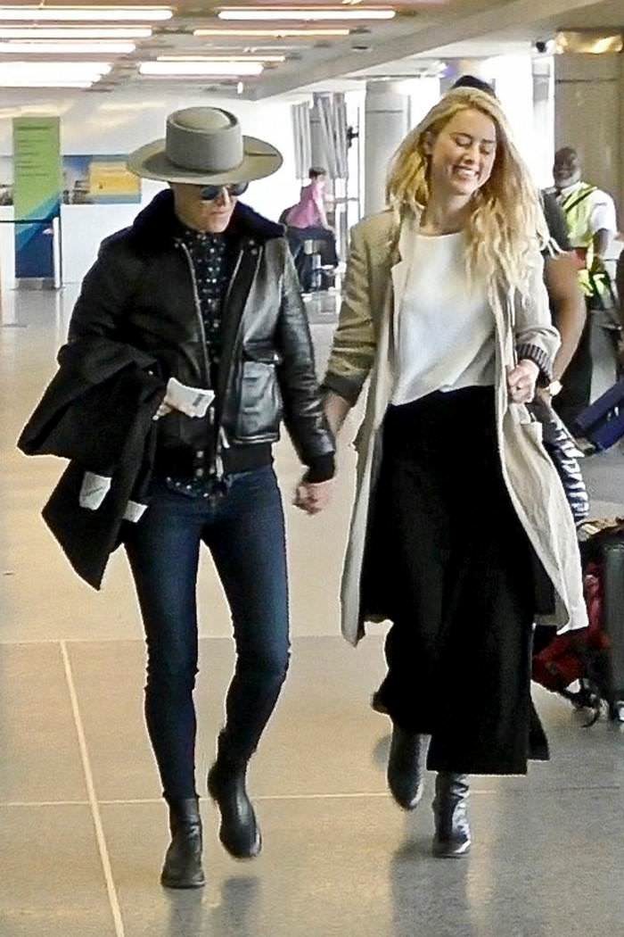 amber heard with girlfriend at lax airport in la 1