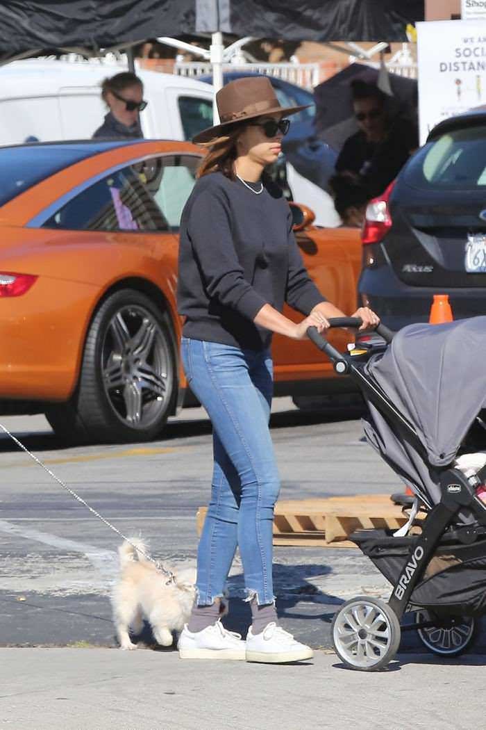 amber stevens west takes her daughter for a stroll in la 1