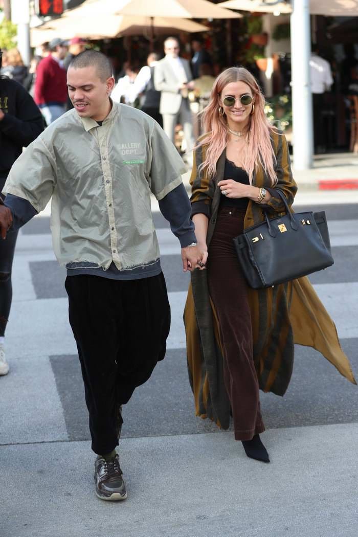 ashlee simpson shopping in beverly hills 4