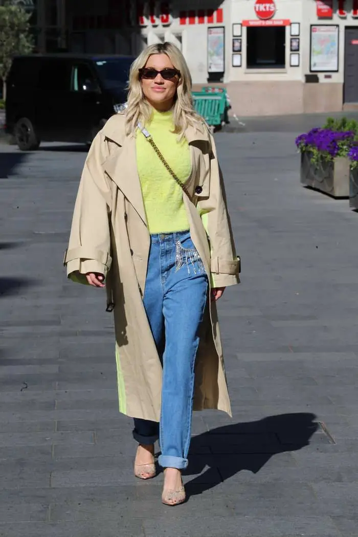 ashley roberts is effortlessly chic in jeans and fluffy top 1