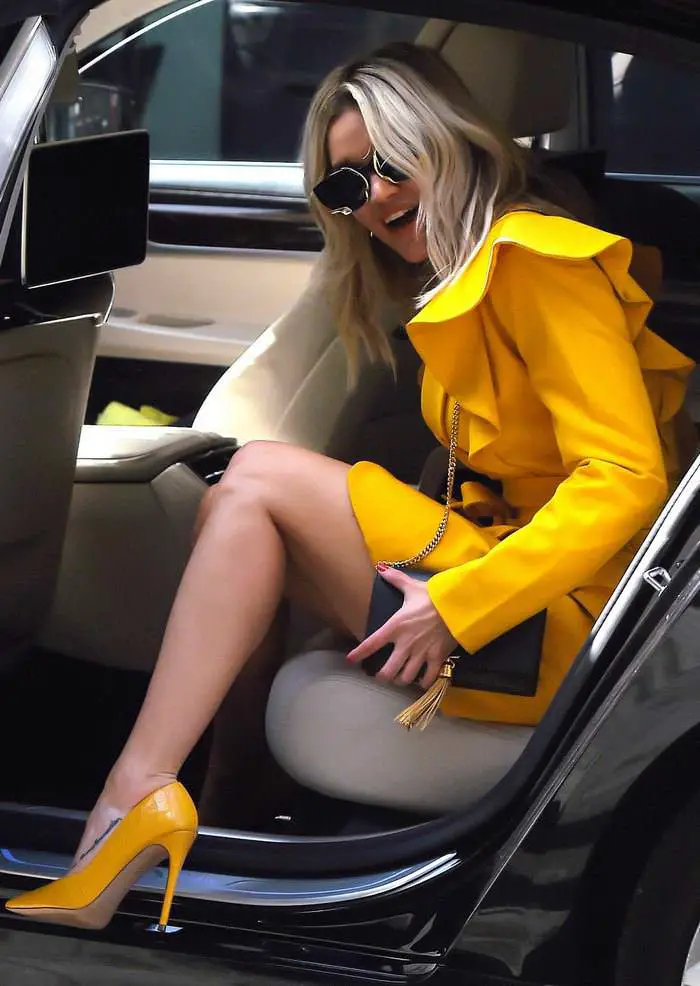 ashley roberts oozes summer chic in a short yellow blazer dress 3