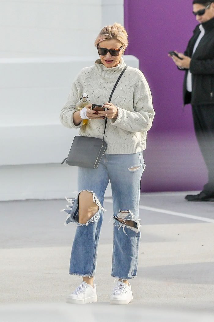 cameron diaz leaves after a medical check up in santa monica ca 2
