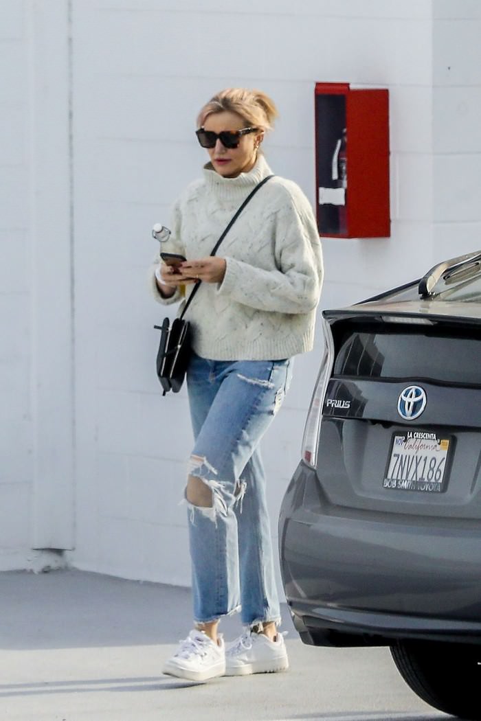 cameron diaz leaves after a medical check up in santa monica ca 3
