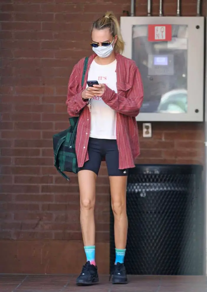 cara delevingne looks great in bike shorts as she heads out in beverly hills 4