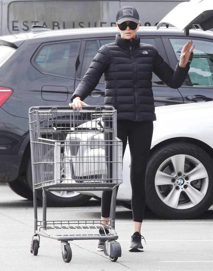 charlize theron stepped out for a quick trip to the grocery store 3
