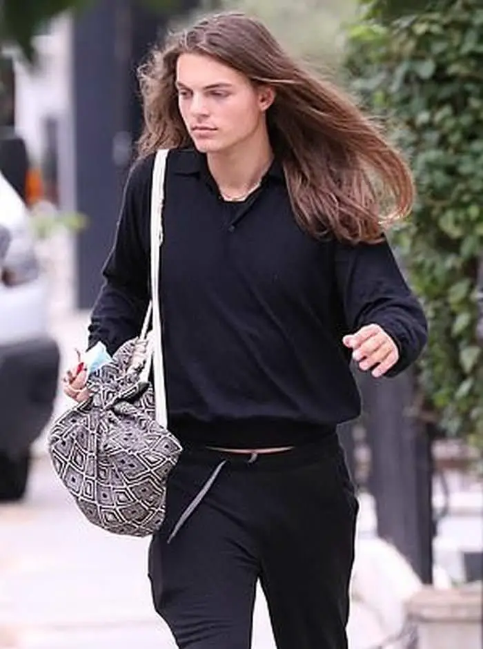 damian hurley in all black gear during a walk in london 1
