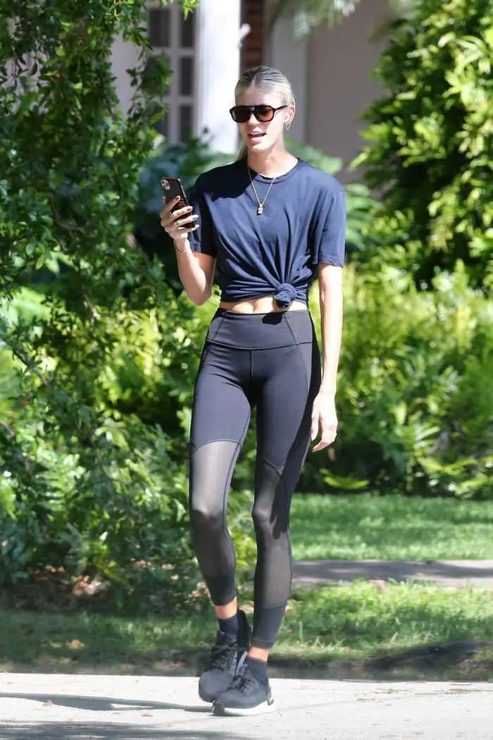 devon windsor puts her gym figure on display in miami 1