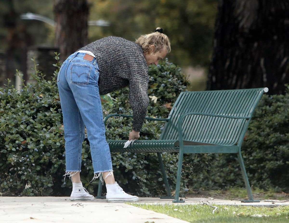 diane kruger disinfects a park bench in los angeles 2