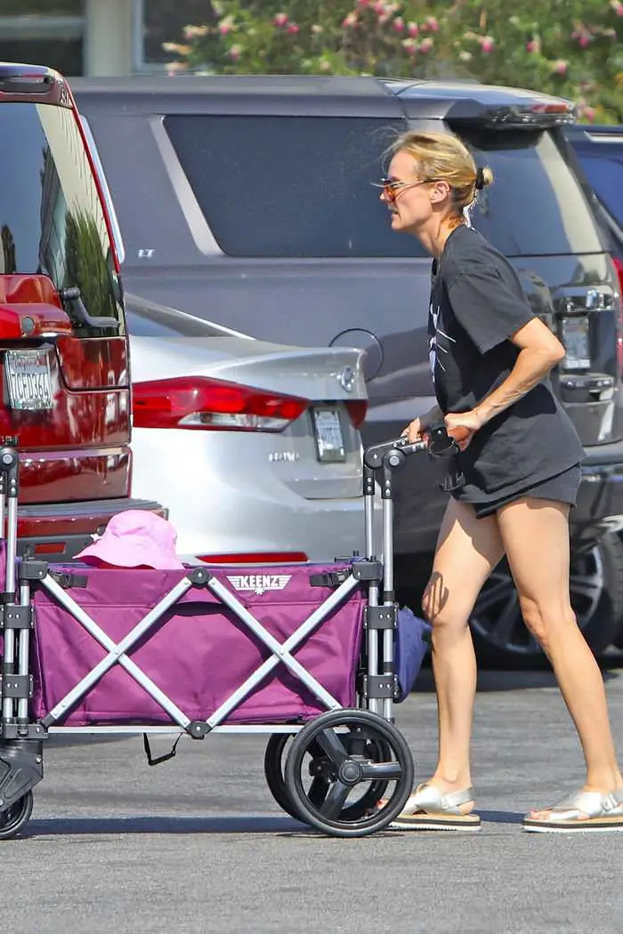 diane kruger looks cool in a teen t shirt as she goes on a grocery run 3