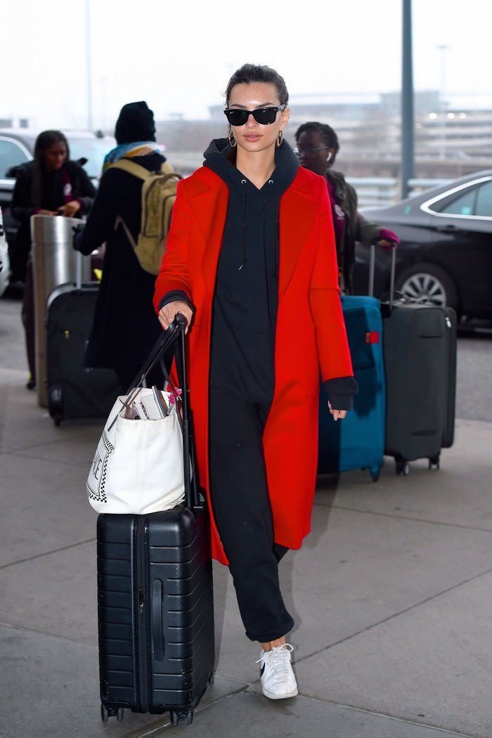 emily ratajkowski in red overcoat with casual sweats at jfk airport 1