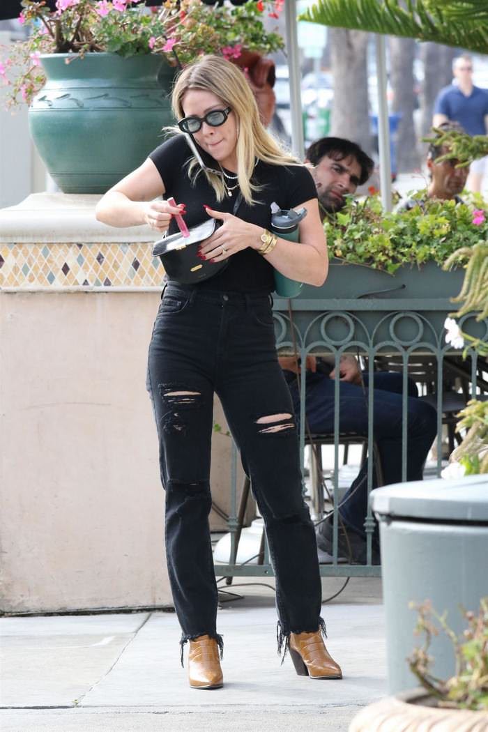 hilary duff looked chic during an afternoon out in la 2