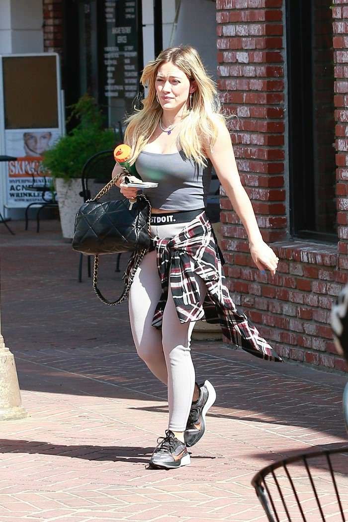 hilary duff solo morning workout in studio city 2