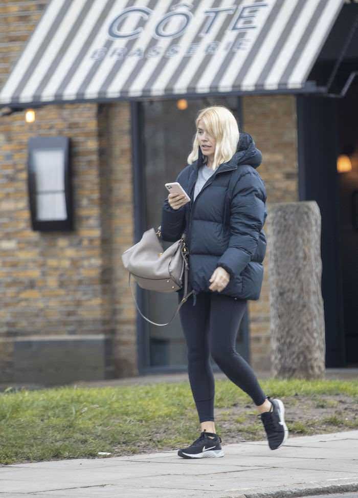 holly willoughby running errands in london 1