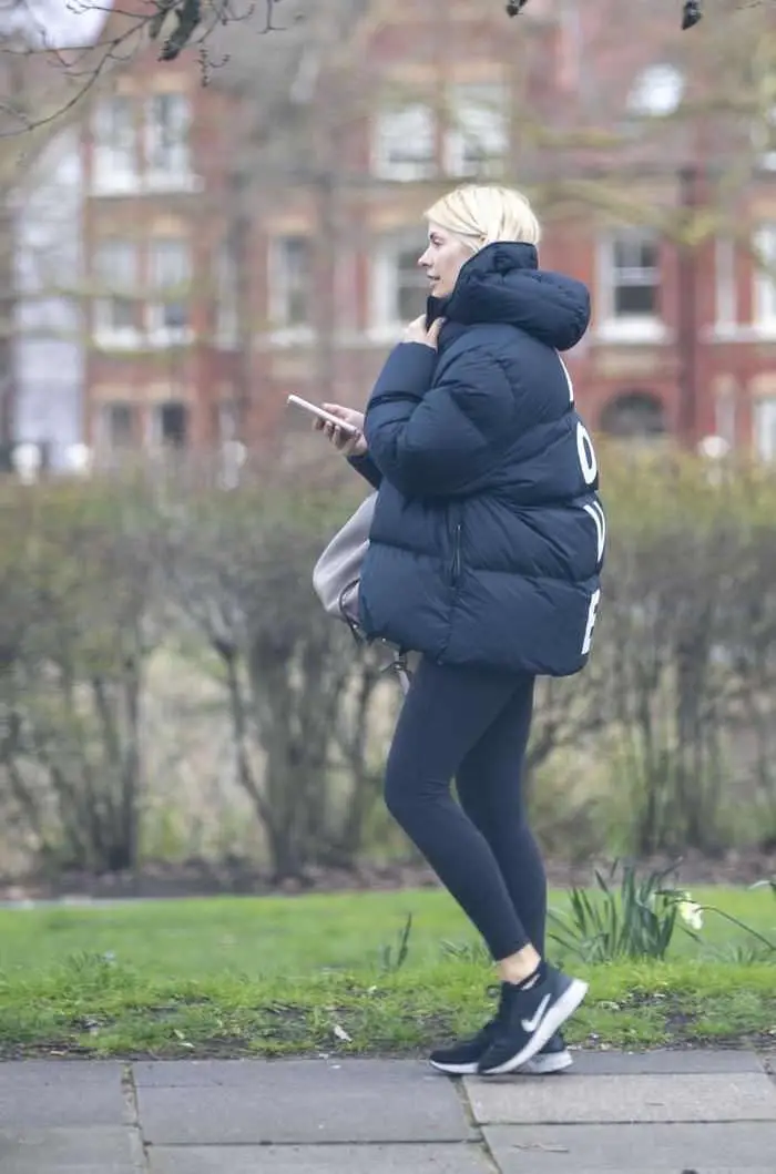 holly willoughby running errands in london 2