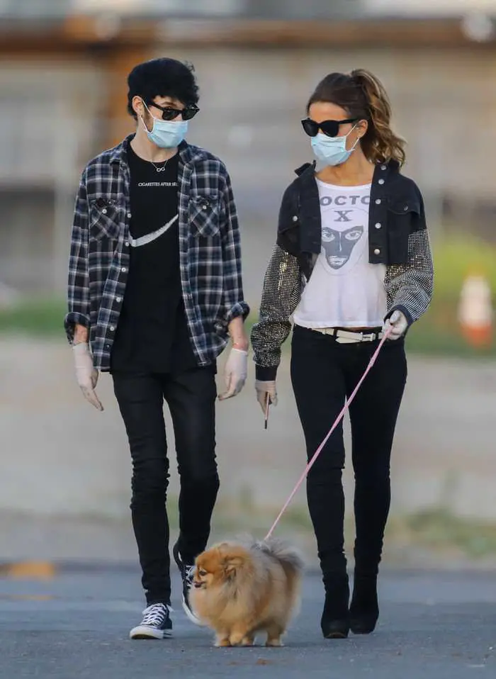 kate beckinsale enjoys in a stroll with bf goody grace 2