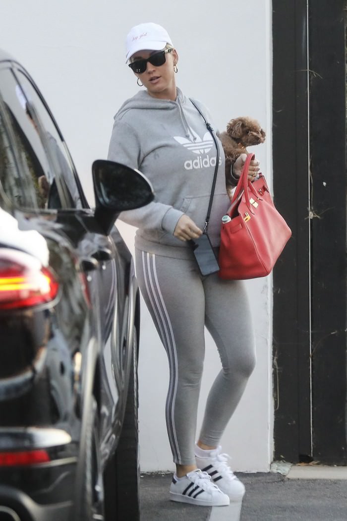 katy perry leaves her office in west hollywood 1