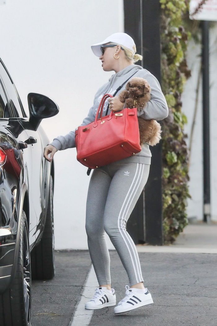 katy perry leaves her office in west hollywood 3